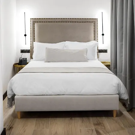 Отель Aptos Alejandra By Maxi