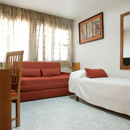 Отель Aptos Alejandra By Maxi